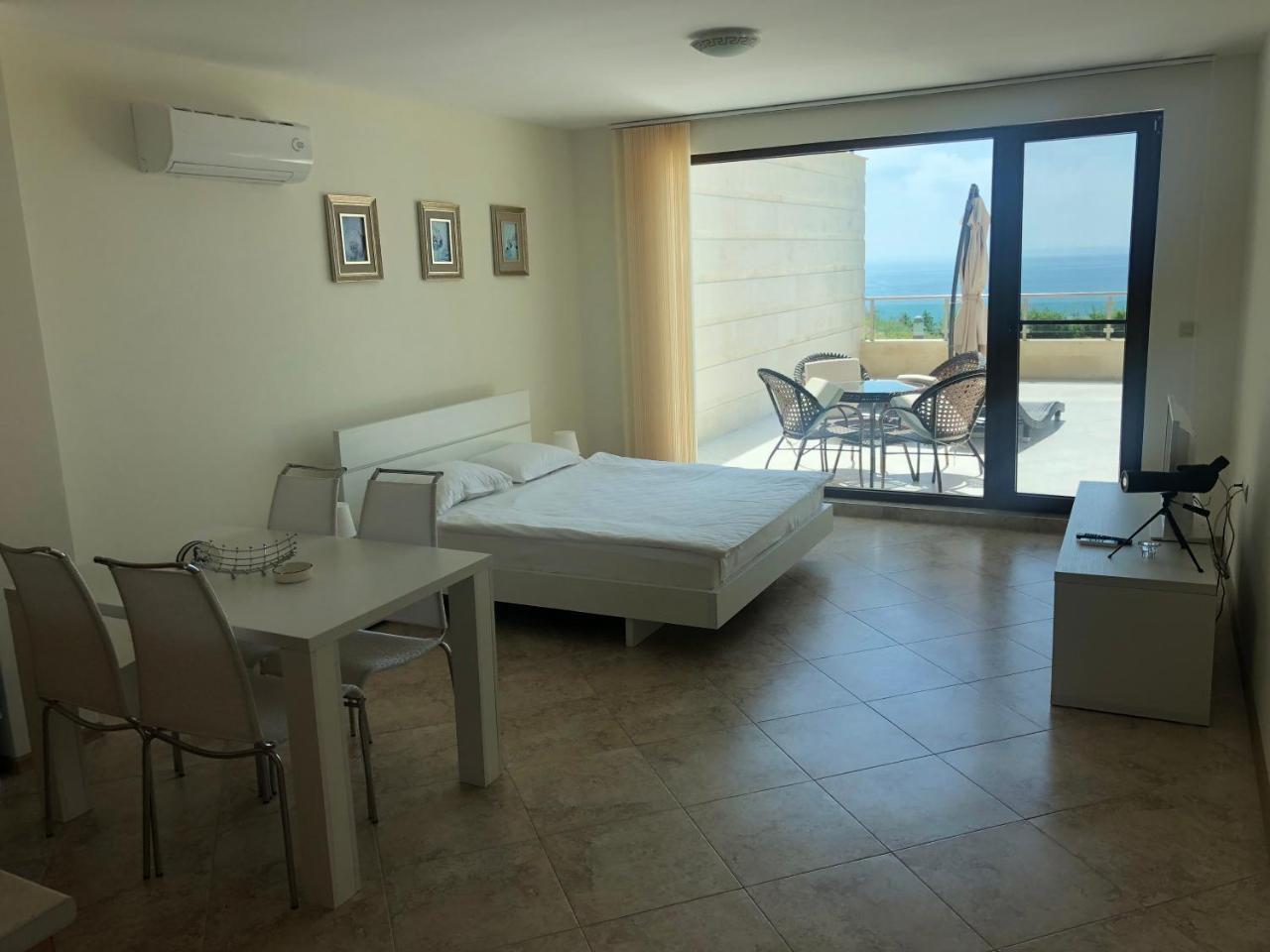 Calithea Complex Aparthotel Kavarna Exterior photo